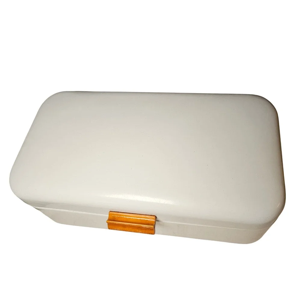BW decor cream storage
